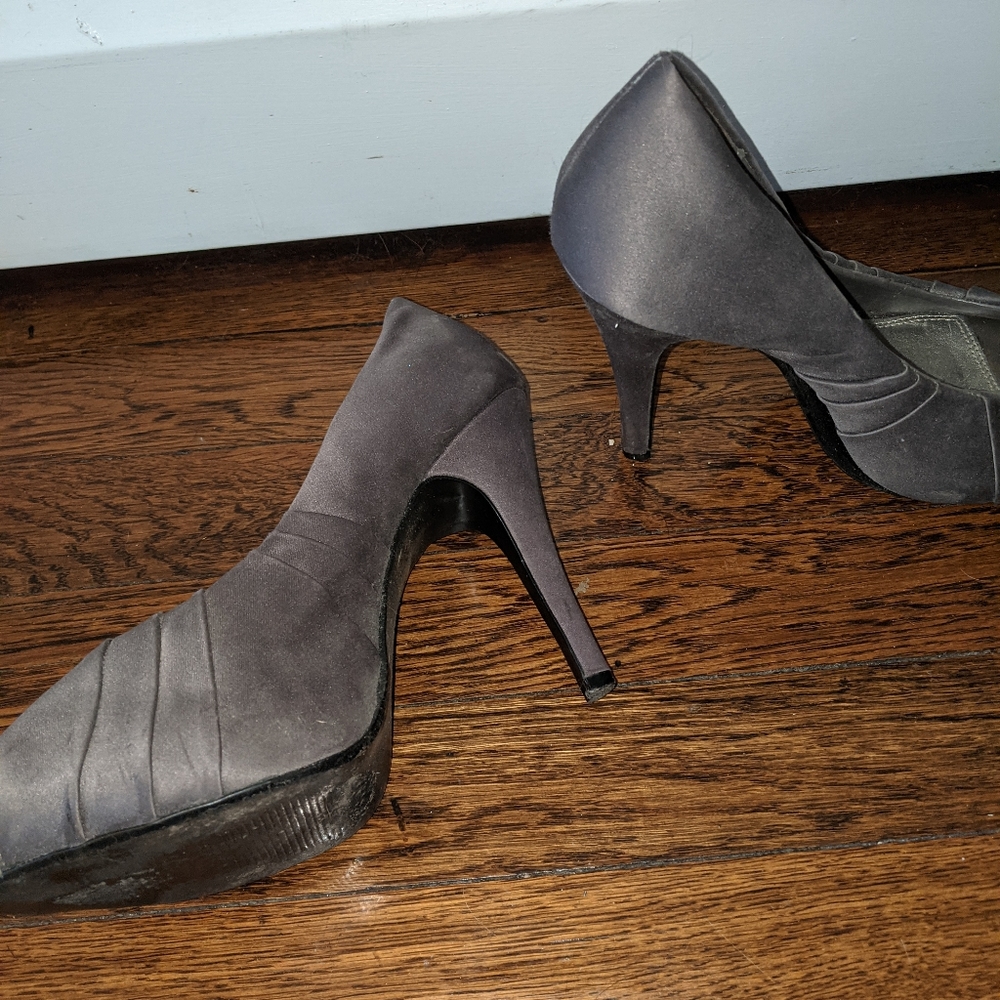 Heels - Picture 3 of 4